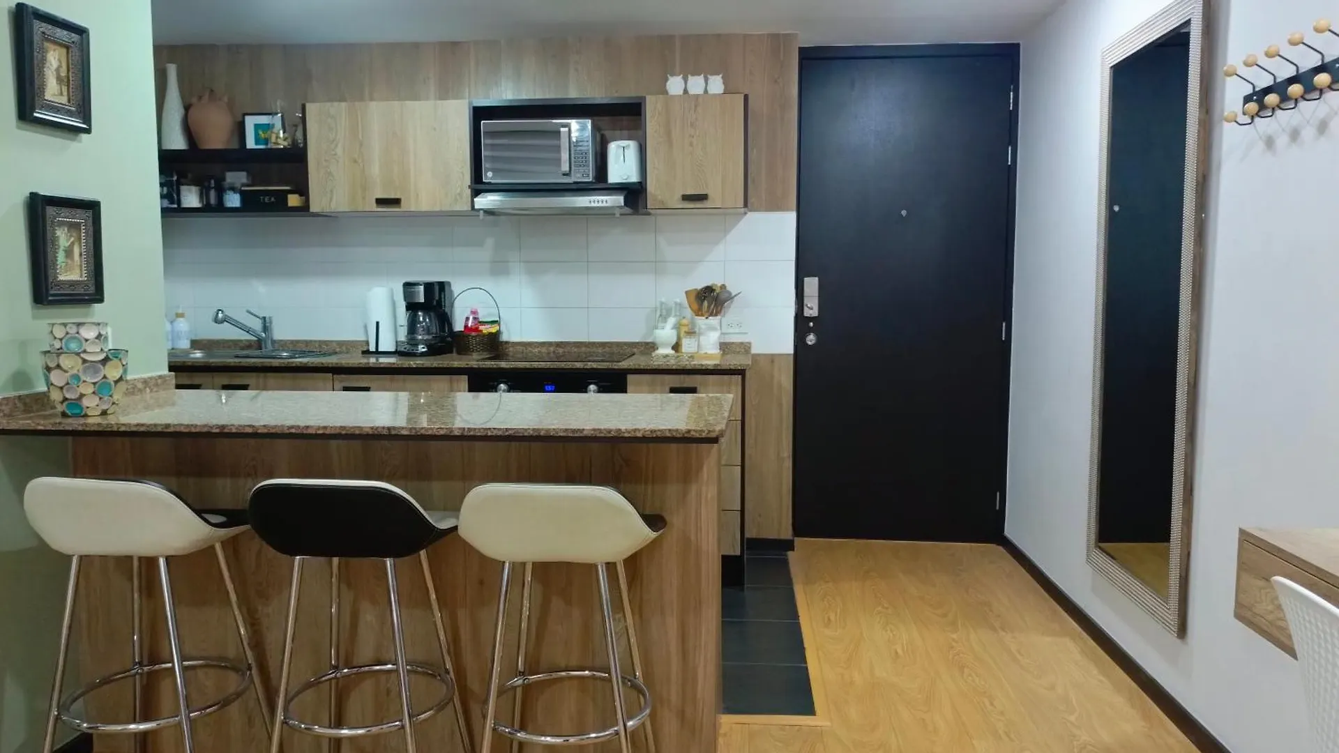 Apartment - 2Bedrooms - Queenbed - Balcony - Parking - 7Thfloor Ecuador