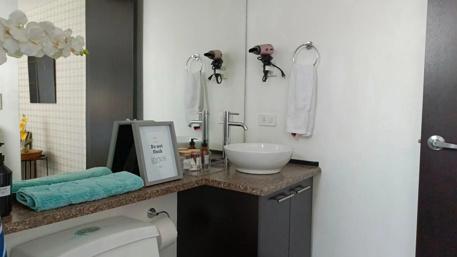 Apartamento LA MARISCAL, Sector Plaza Foch - Piso 7 - Balcón Quito 0*,