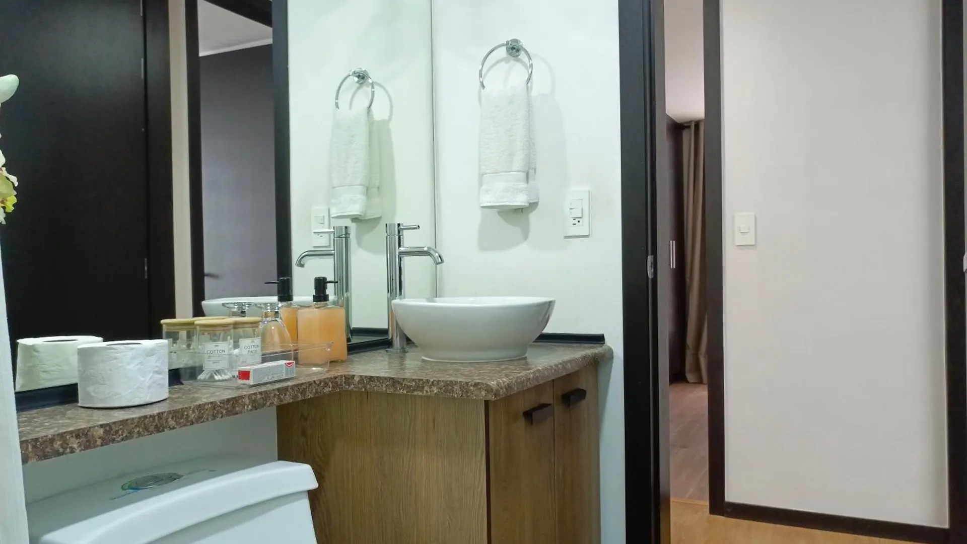 Apartment - 2Bedrooms - Queenbed - Balcony - Parking - 7Thfloor Quito