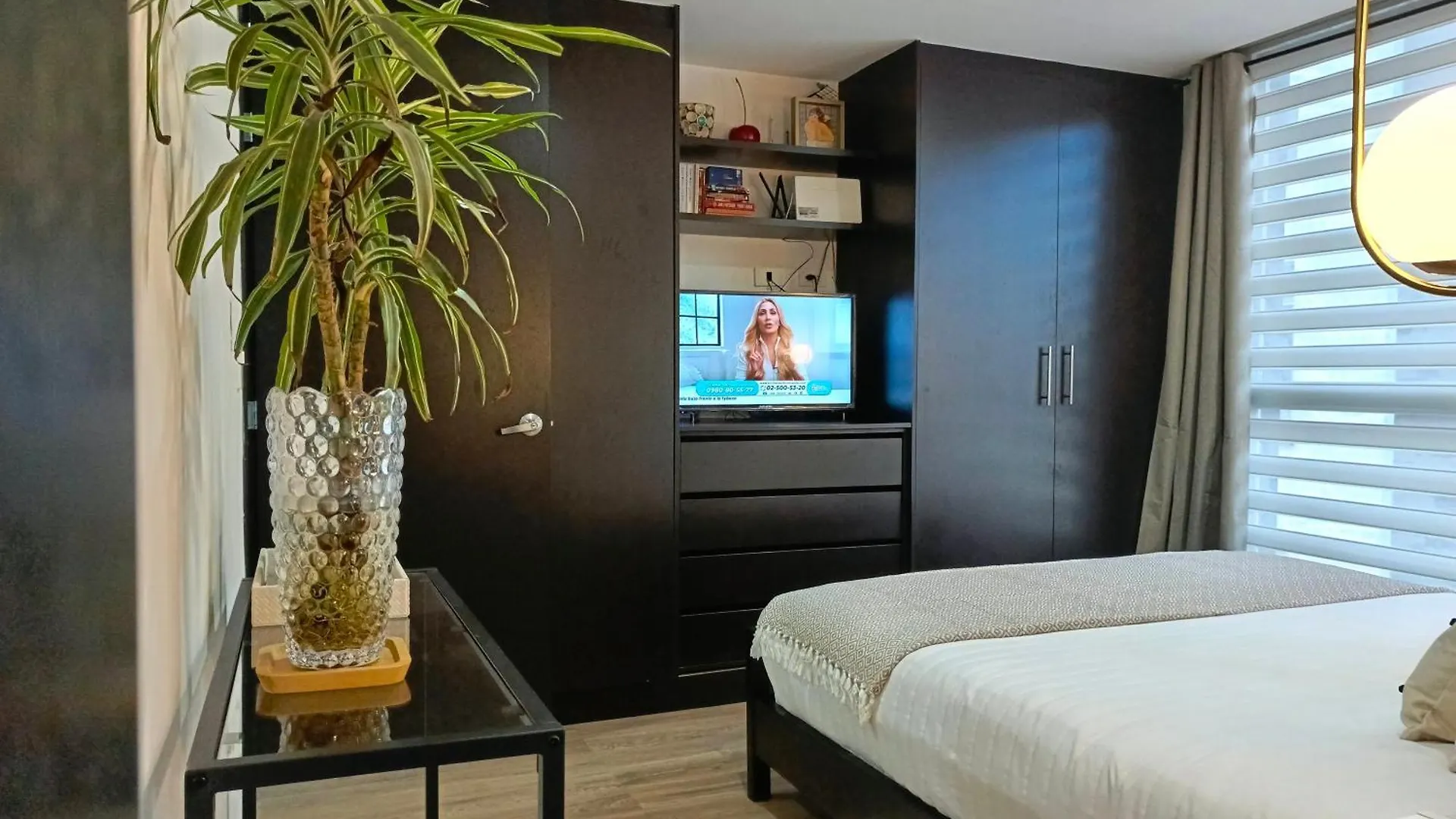 Apartment - 2Bedrooms - Queenbed - Balcony - Parking - 7Thfloor  Quito
