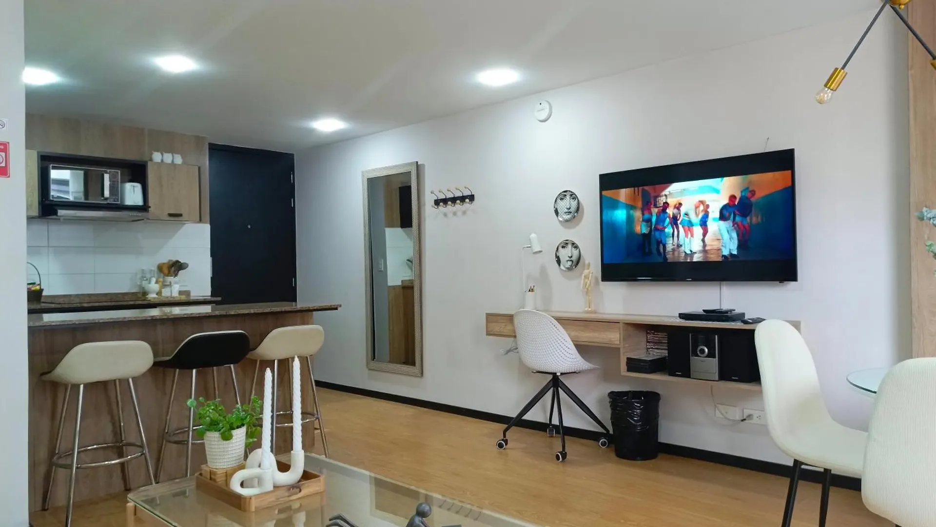 Apartment - 2Bedrooms - Queenbed - Balcony - Parking - 7Thfloor